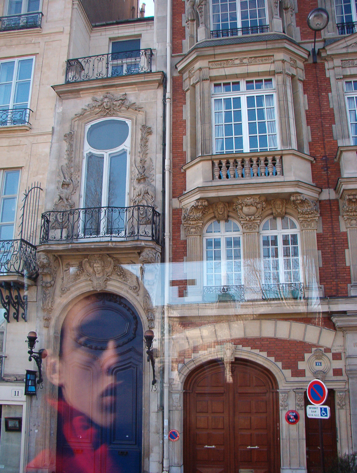 The Smallest House in Paris